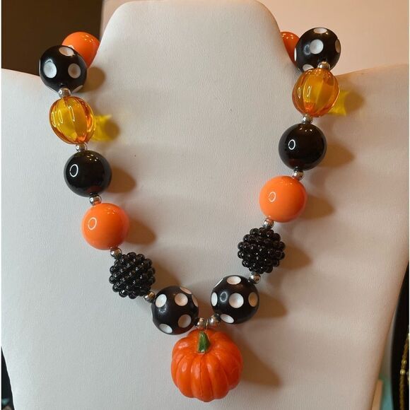 HALLOWEEN FASHION NECKLACE - Picture 1 of 2